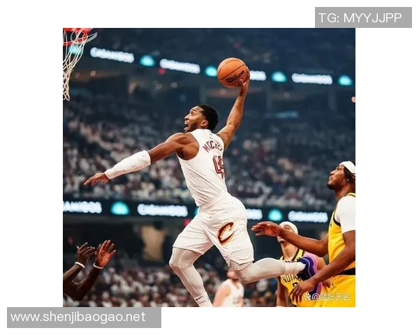 哈里伯顿妙传 西亚卡姆干拔三分命中 哈里伯顿妙传 西亚卡姆干拔三分命中