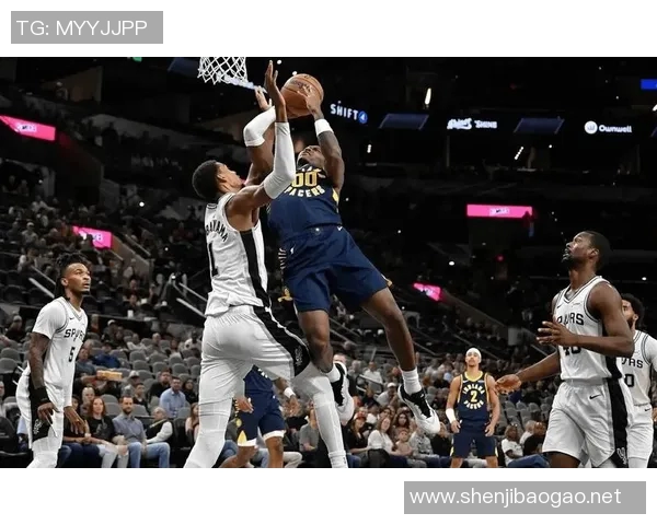 马修斯三分雨倾洒尼克斯场上优势扩大至17分,胜利在望 马修斯三分雨倾洒尼克斯场上优势扩大至17分,胜利在望